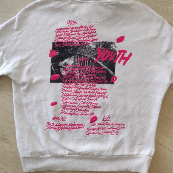 SHAWN MENDES "The TOUR" 2019 OVERSIZE Graphic Hoodie!! - Picture 5 of 7